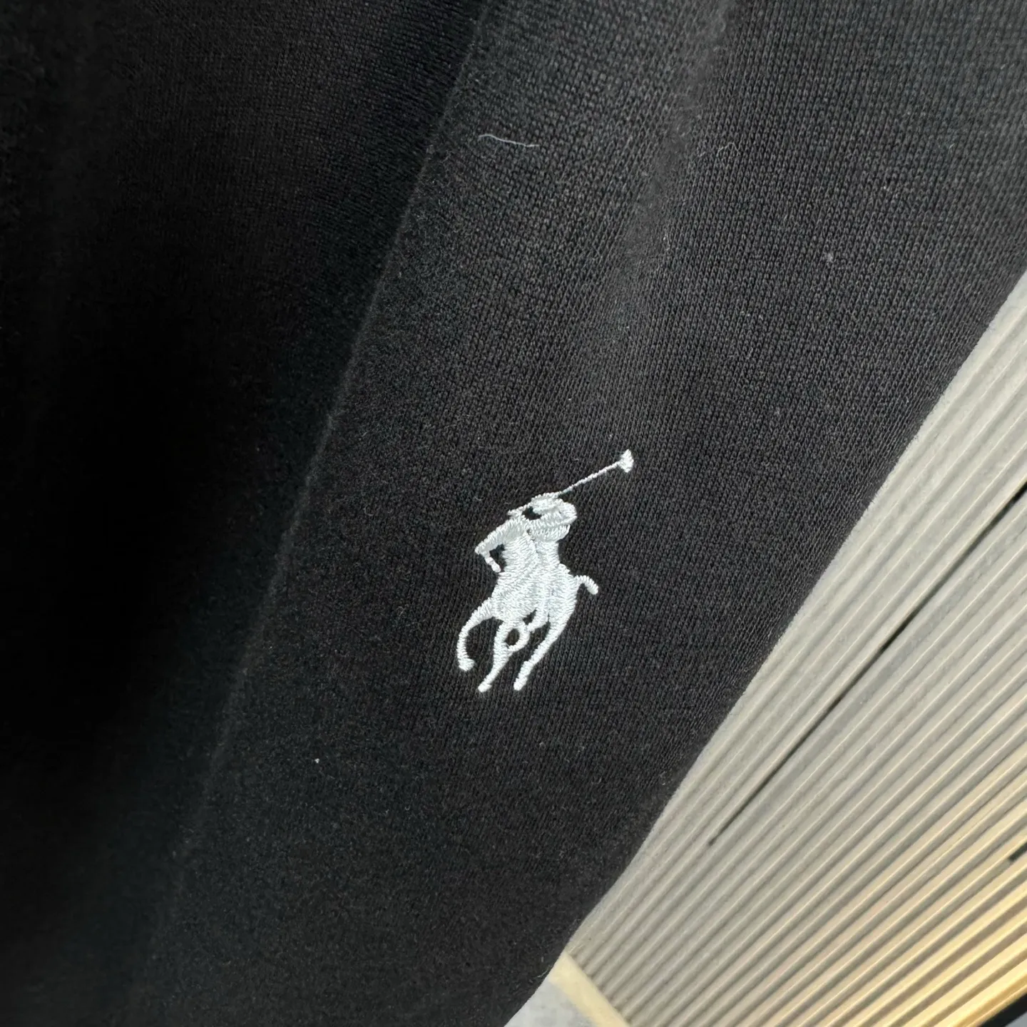 P280 polo Ralph Lauren 2025 autumn and winter new casual heavy industry suit is produced in high version! The top version of the trading company channel order, external orders for imported custom fabrics, high breathability and comfort, impeccable details, absolutely worth buying! This type of suit is also a must-have for lazy people. You don’t have to think about how to match it, you can just get it in one set! Brand element design concept, delicate and soft feel! It presents a casual cut and the upper body shape is great! On sale simultaneously on the official website! From a high-end men's positioning brand, the low-key luxury taste is irresistible! Exquisite workmanship and impeccable quality! The overall style is simple, fashionable and timeless, fully meeting the requirements of stylish and tasteful dressing! Size: S M L XL (or please state your height and weight when placing an order)